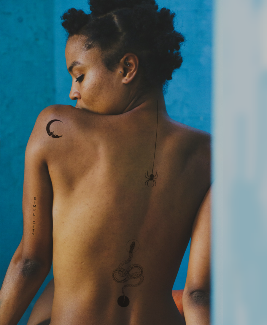 Blue-Muse Fine-Line Back Look